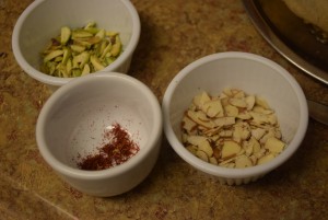 Garnishing nuts